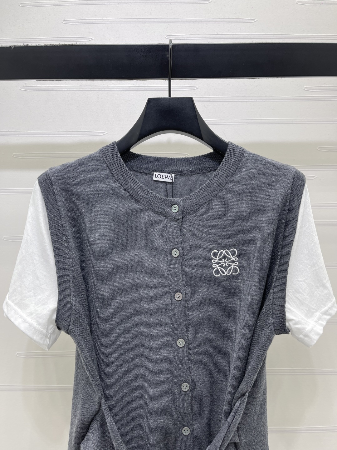 Women's short sleeves